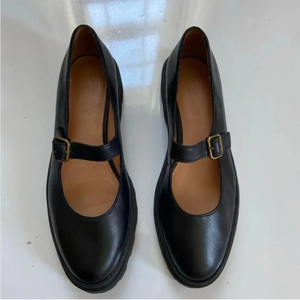 Madewell Freya Platform Leather Lugsole Mary Jane size 9

Wore 1 time - Picture 3 of 7